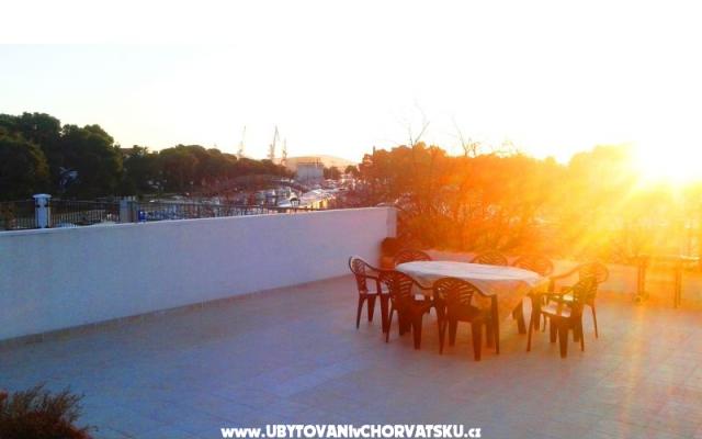 Apartments Tragurium – Accommodation Trogir Kroatië