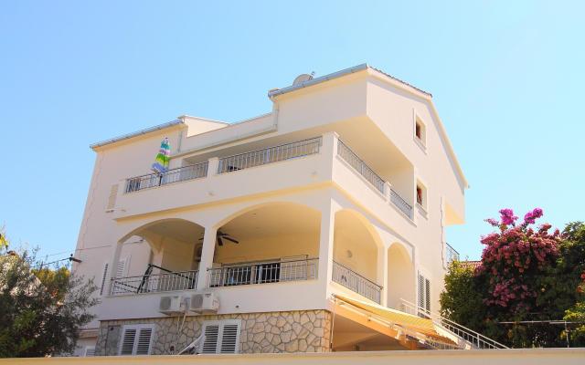 Genesis Apartments  – Accommodation Trogir Kroatië