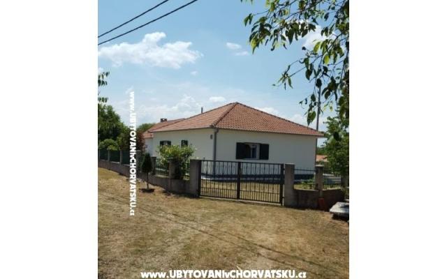 Holiday Home Endi – Accommodation Trogir Kroatië
