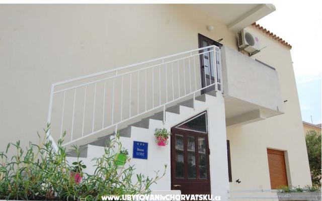 Apartmani Šarić – Accommodation Tucepi Kroatië