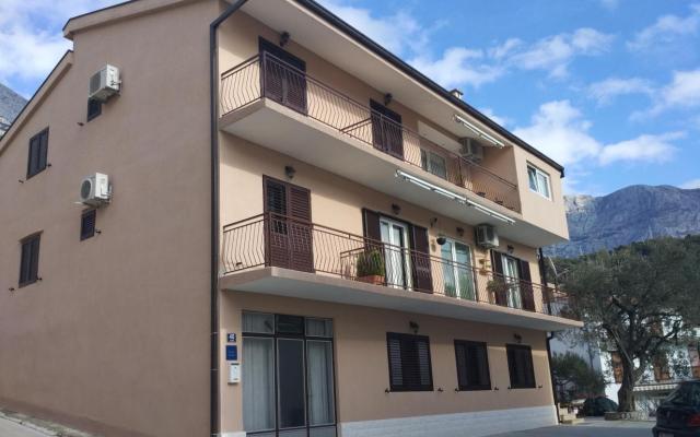 Apartmani Mena – Accommodation Tucepi Kroatië