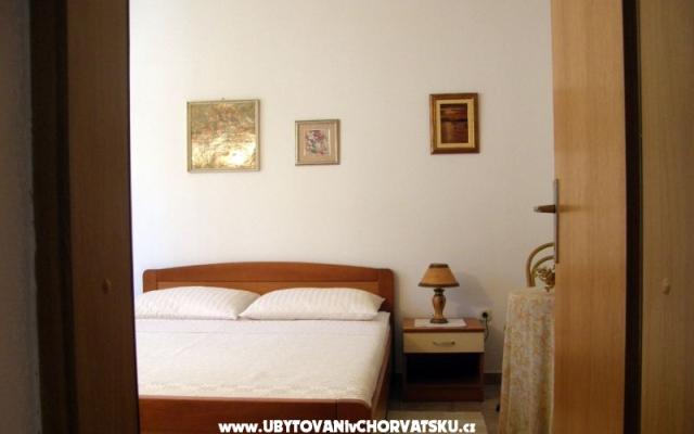 Apartmani Olga  – Accommodation Tucepi Kroatië