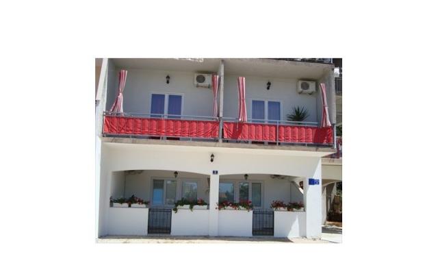 Apartmani Čović – Accommodation Tucepi Kroatië