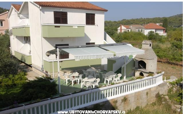 Apartmani Lonić – Accommodation Island of  Ugljan Kroatië