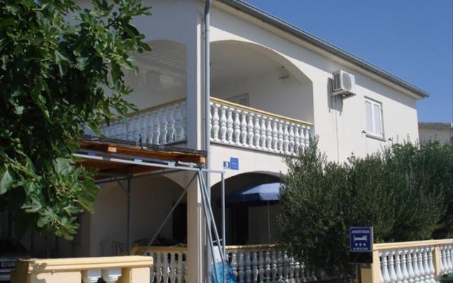 Villa Miličević Ap (6+2) – Accommodation Island of Vir Kroatië