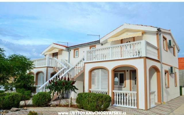 Apartmani Čvangić – Accommodation Island of Vir Kroatië