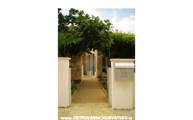 Apartmani Ivica Serdarušić – Accommodation Island of Vir Kroatië