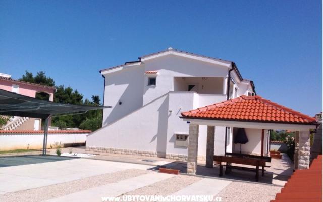 Apartmani Nono Ive – Accommodation Island of Vir Kroatië