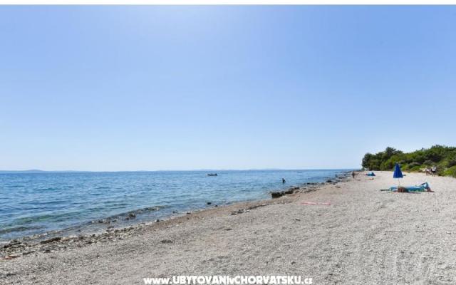 Crowonder Luxury Vir – Accommodation Island of Vir Kroatië