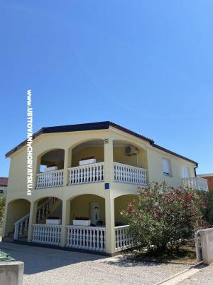 APARTMANI HELENA OASIS VIR – Accommodation Island of Vir Kroatië