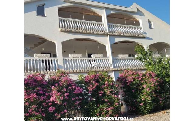 Vila Katarina – Accommodation Island of Vir Kroatië