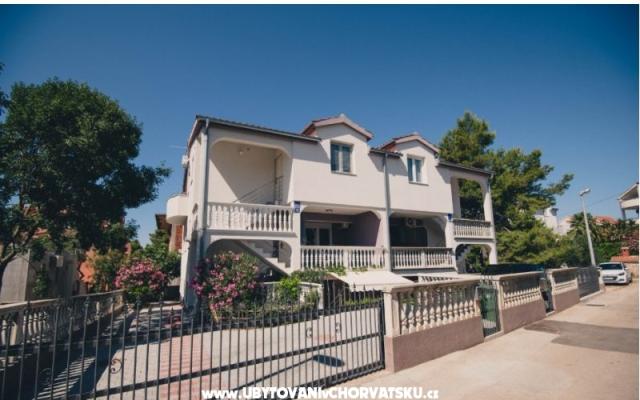 Ana Apartmani – Accommodation Vodice Kroatië
