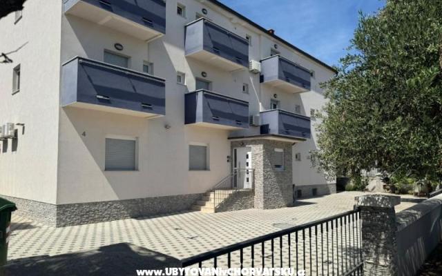 Apartman Lena – Accommodation Vodice Kroatië