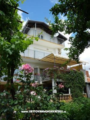 Apartmani Kresović – Accommodation Vodice Kroatië