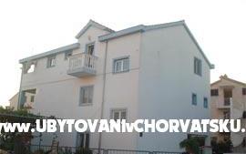 Apartmani Lucija – Accommodation Vodice Kroatië