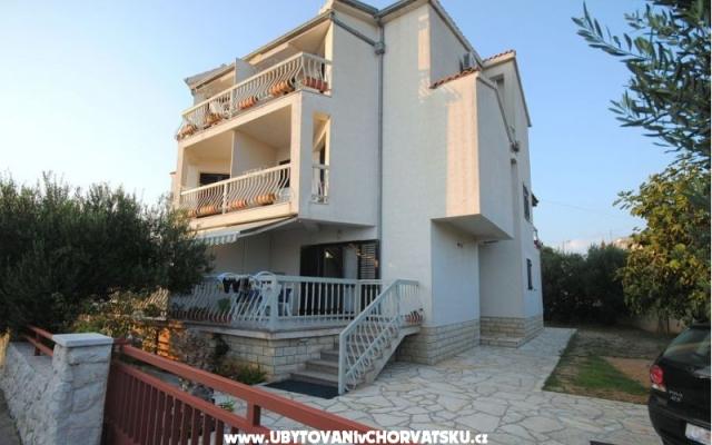Apartmani Mira – Accommodation Vodice Kroatië