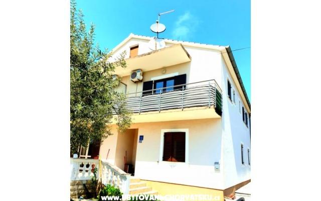 Apartmani Grubelic – Accommodation Vodice Kroatië