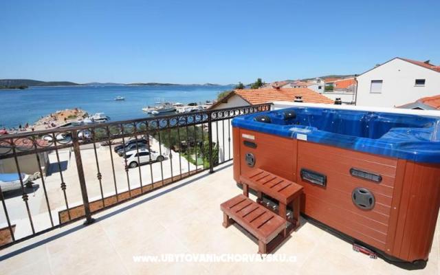 Villa Lucich I. - II. – Accommodation Vodice Kroatië