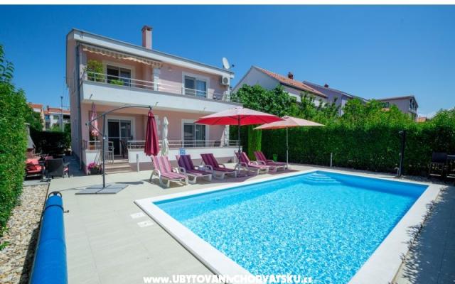 Apartment with pool ViGo – Accommodation Zadar Kroatië