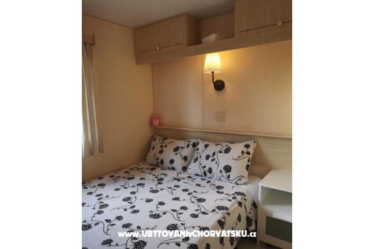 Mobile House Maroon – photo 15