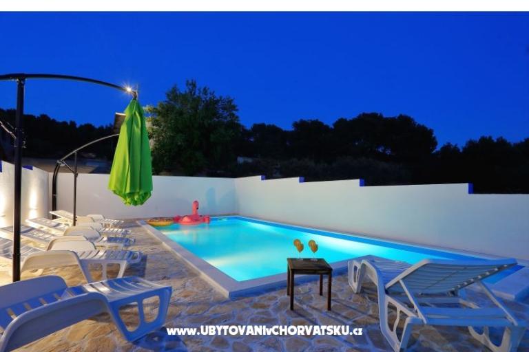 Apartment and pool Nika – photo 18