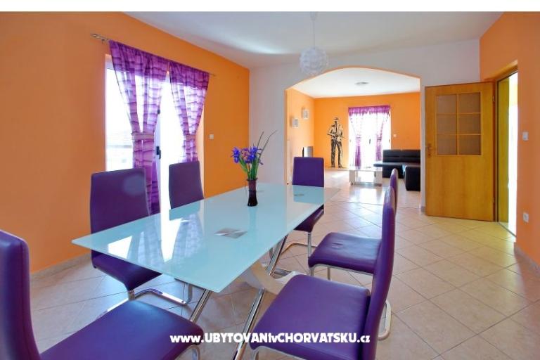 Apartment and pool Nika – photo 2