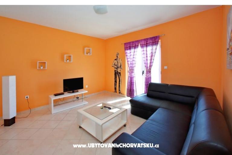 Apartment and pool Nika – photo 3