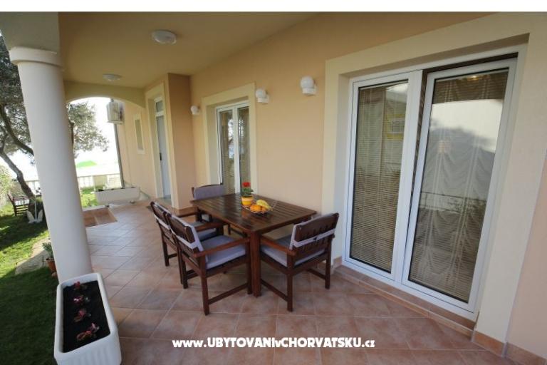 Apartments First row to the sea – photo 10