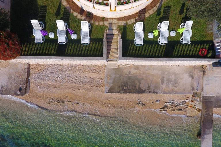 Apartments First row to the sea – photo 3
