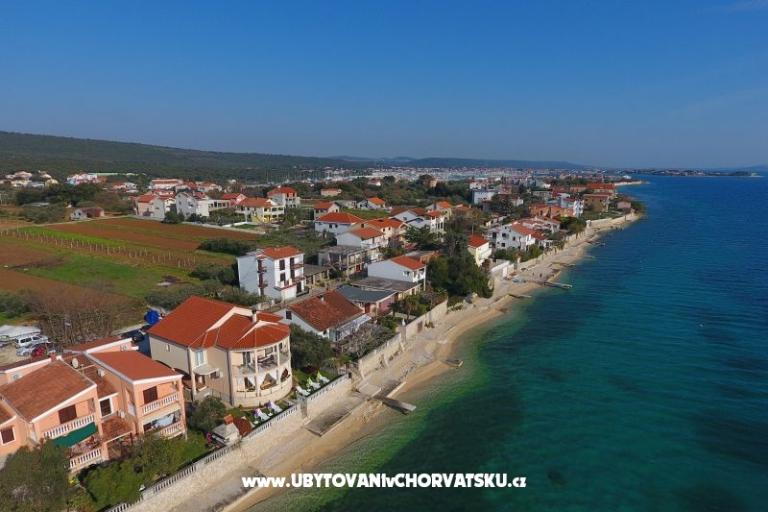 Apartments First row to the sea – photo 4