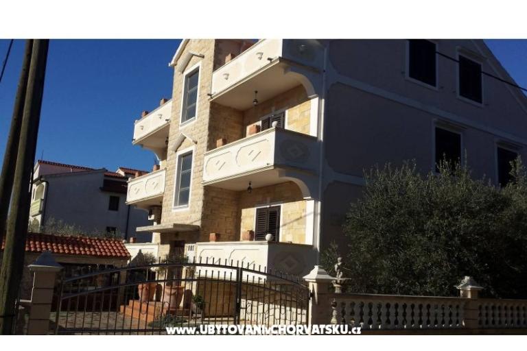 Apartments Vardić – photo 2