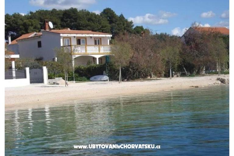 Apartments on the beach – photo 2