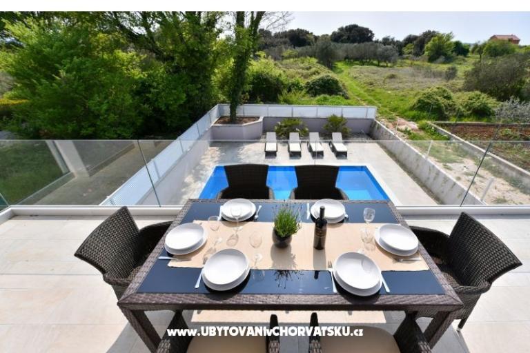 Crowonder Harbor willa u Polki – photo 13