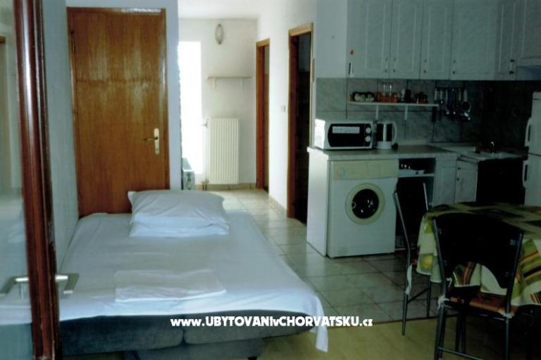 Apartments Kvarantan i Karabatić  – photo 4