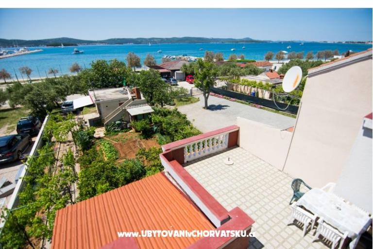 Apartment Anastazija i sobe RoLo uz  – photo 2