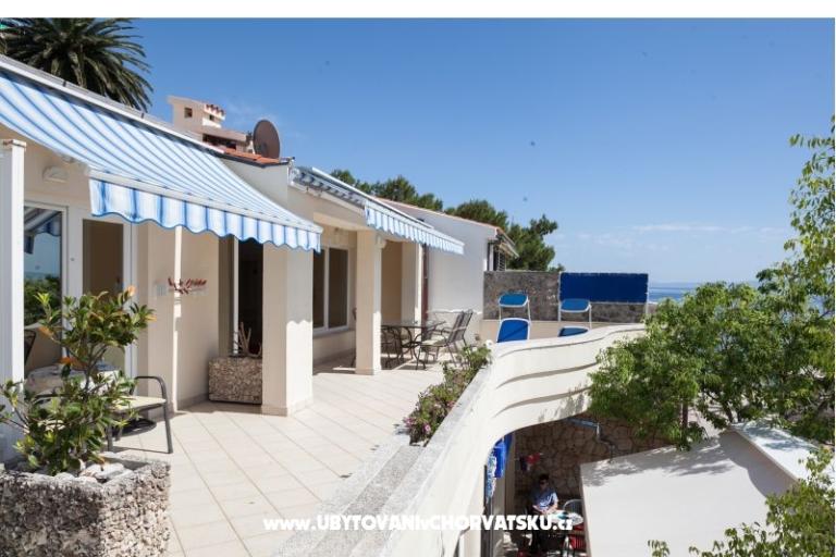 Beachfront Brela Apartments – photo 2