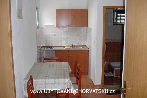 Apartments Andrea Drvenik – photo 4