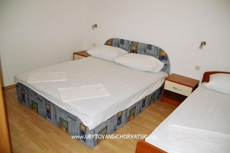 Apartments Andrea Drvenik – photo 6