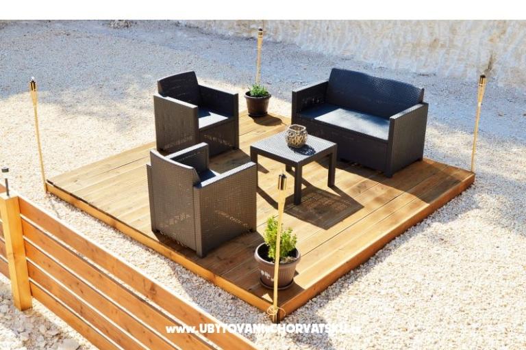 Apartments Johnny Drvenik – photo 2