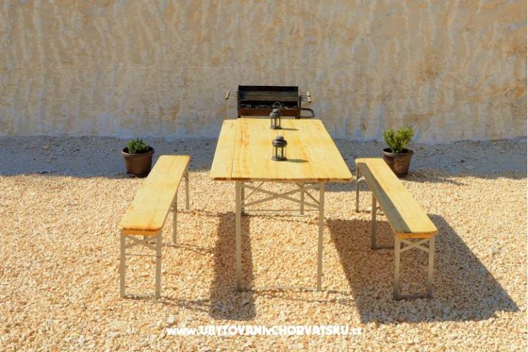 Apartments Johnny Drvenik – photo 3