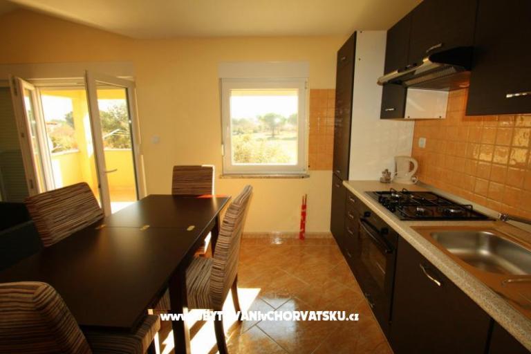 Apartment Zoran - Valbandon  – photo 12