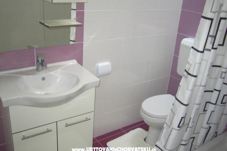 Apartments Roje Sv. Filip i Jakov – photo 14