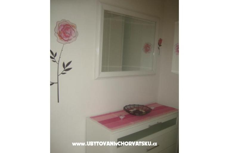 Apartments Roje Sv. Filip i Jakov – photo 6