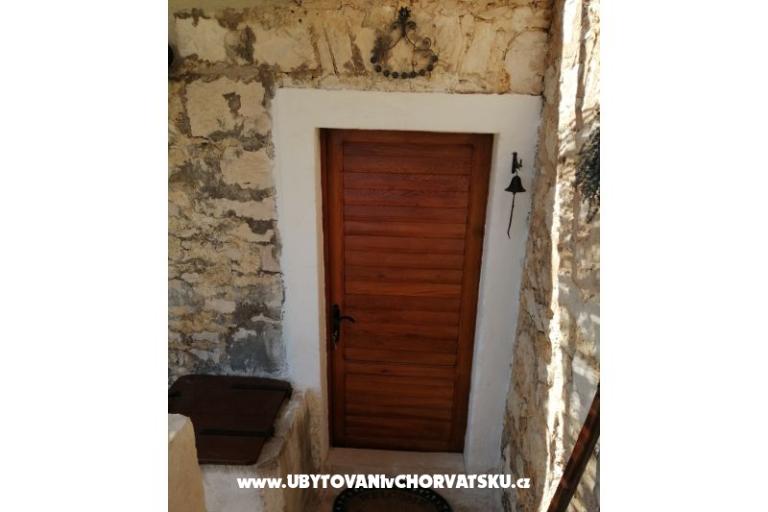 Stone house za odmor Ostojić – photo 20