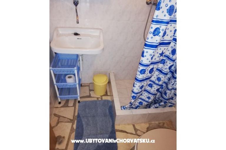 House Mate – photo 3