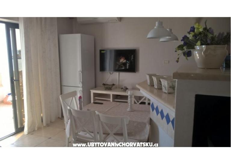 Apartments BY THE BEACH-Meri – photo 11