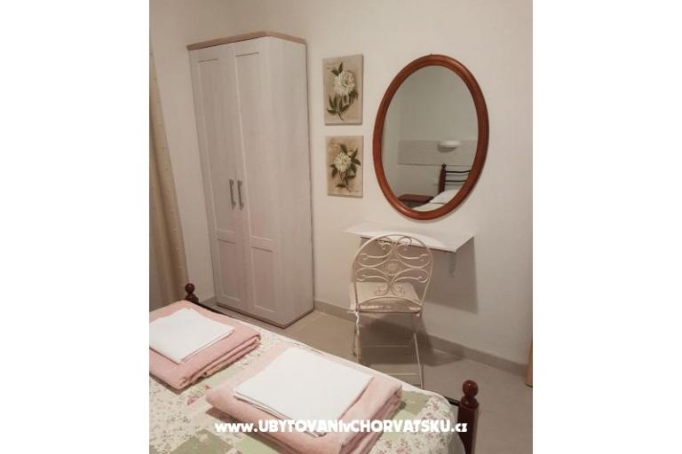 Apartments BY THE BEACH-Meri – photo 2