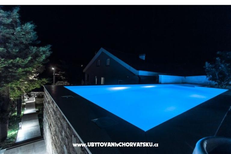 Apartments Anita with Pool – photo 14