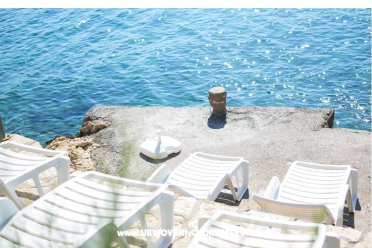 Beachfront Apartments Carlo – photo 8