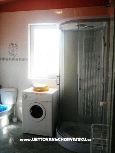 Villa Sandra - apartmani s  bazenom – photo 7